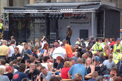 Top Coverband sorgt für Stimmung.